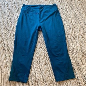 Teal 3/4 Tek Gear Leggings
